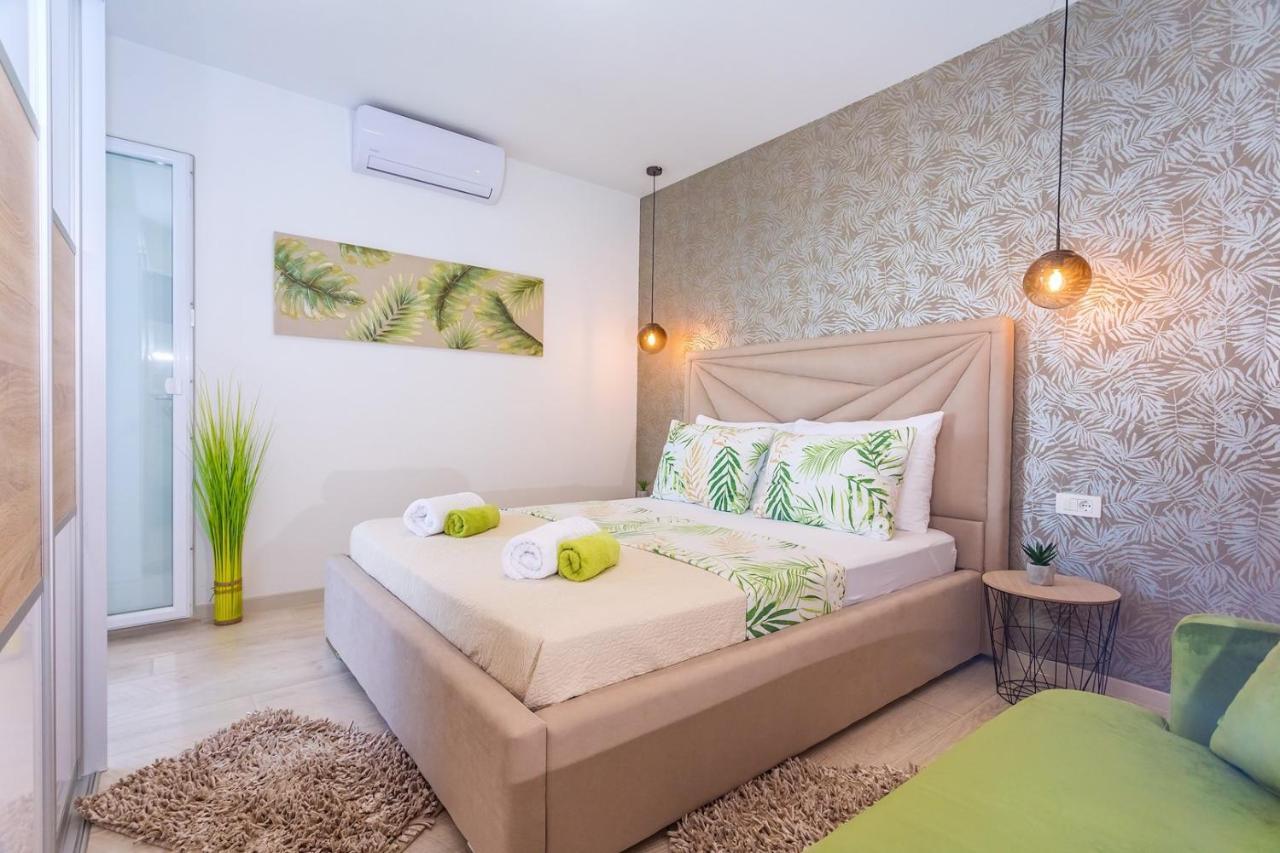 Villa Matan - Only 200M From The Sandy Beaches, Private 28M2 Pool Omiš Exteriér fotografie