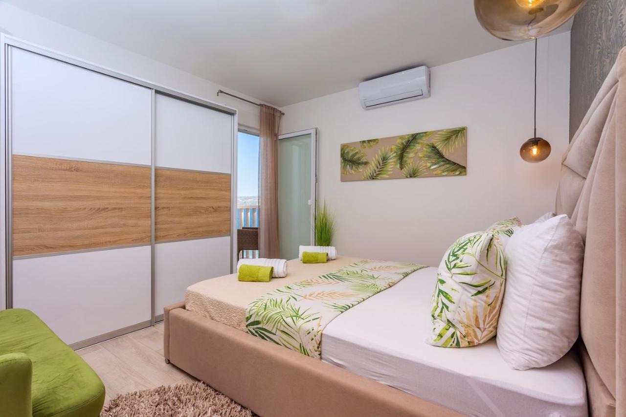Villa Matan - Only 200M From The Sandy Beaches, Private 28M2 Pool Omiš Exteriér fotografie